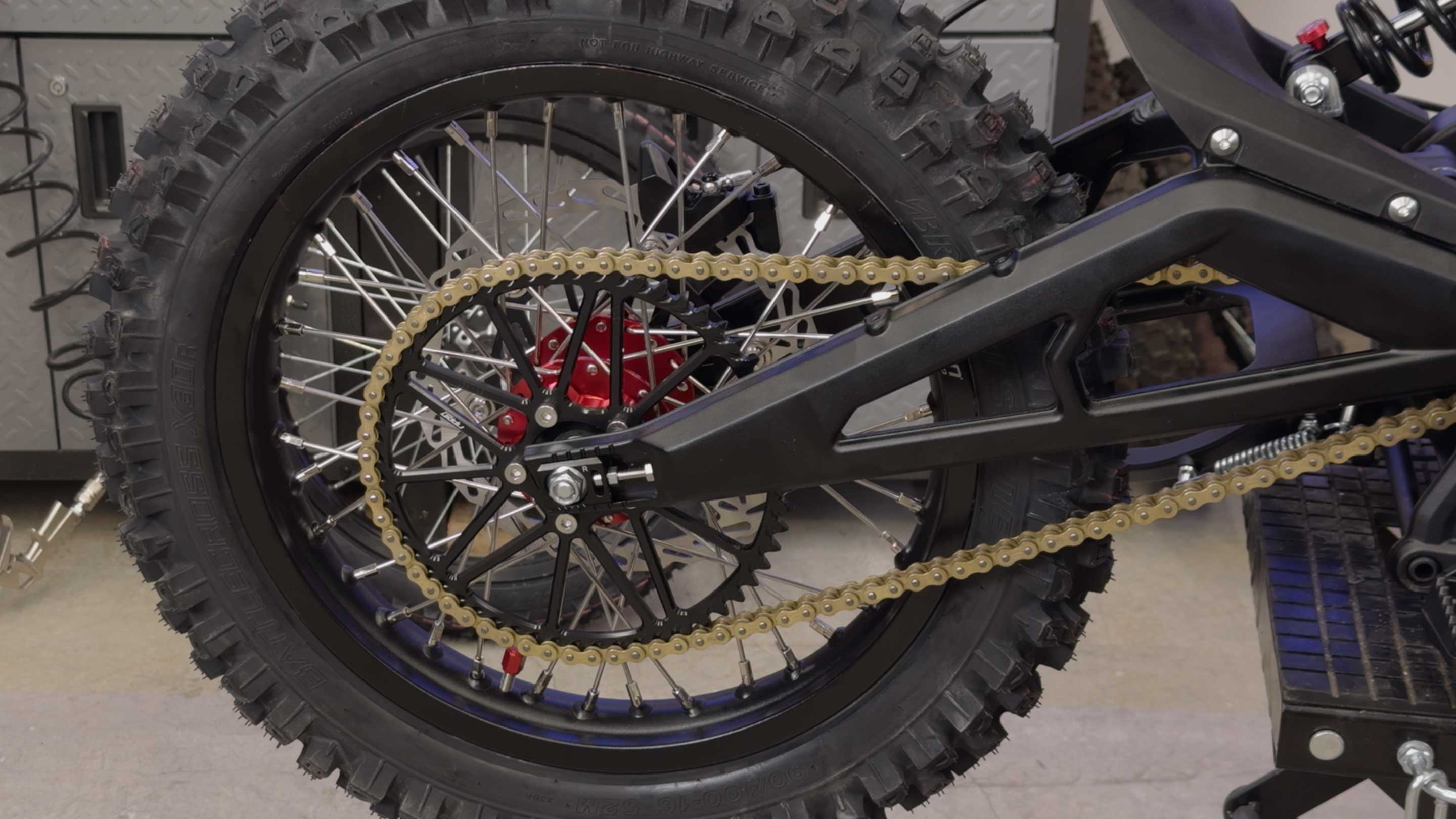 Sur-Ron e-moto chain and sprocket kit - 420 O-ring chain with CNC aluminum rear sprocket for Light Bee X Talaria Segway
